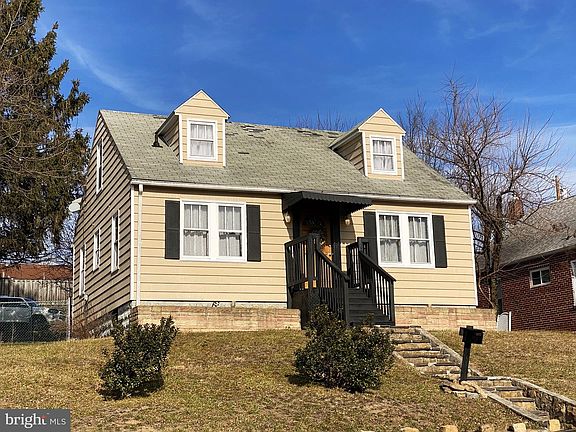 2nd image of 1012 Kent Ave