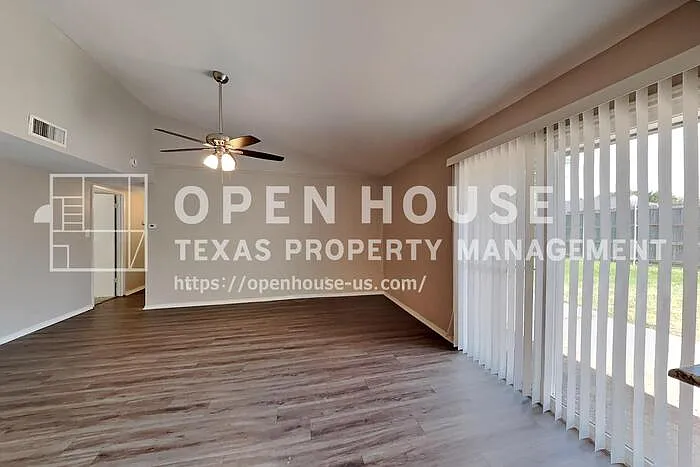 414 Oak Ridge Pl — Photo 3