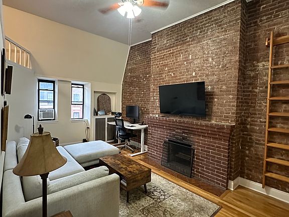 5th image of 36 W 75th St APT 5A