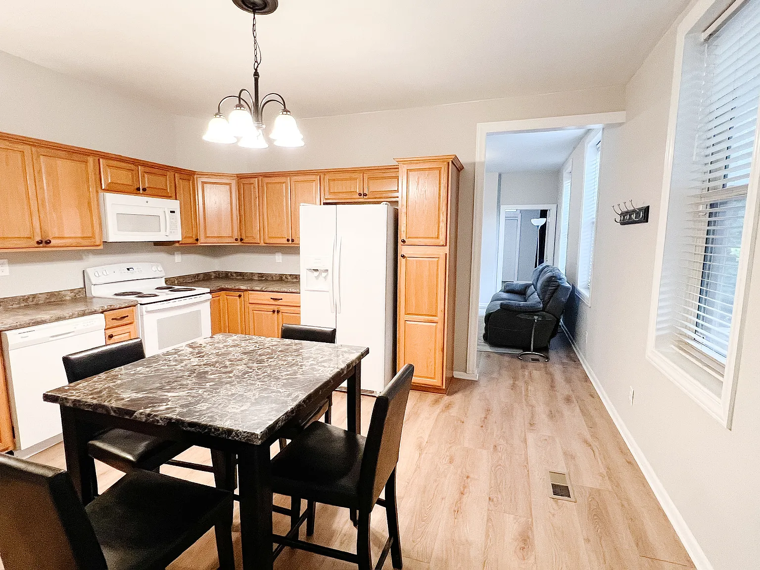 526 Probasco St — Photo 4