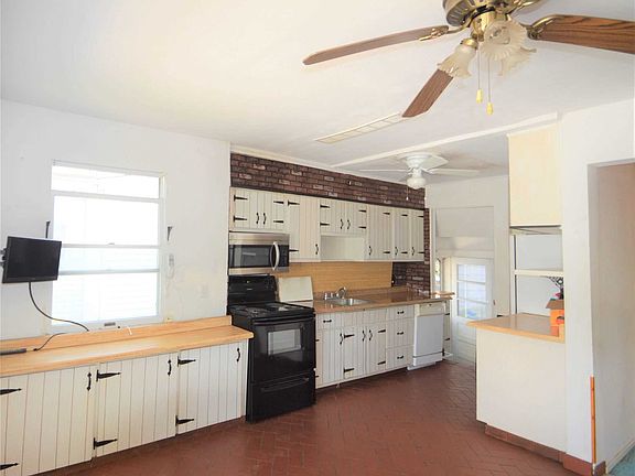 5th image of 575 Dubois Ave