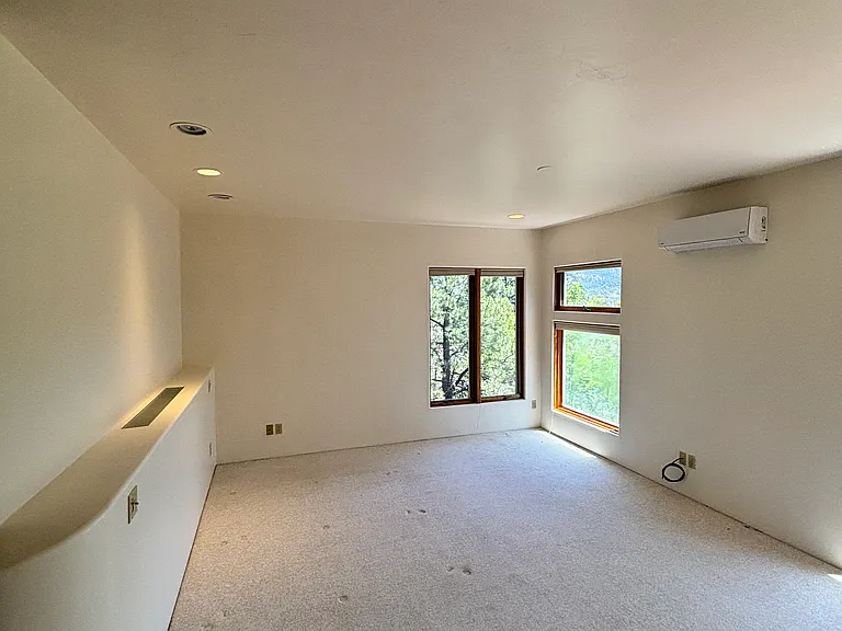 215 Valley View Cir — Photo 18