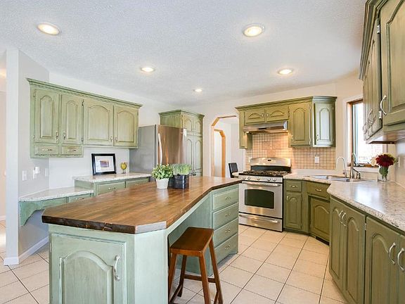 4th image of 1631 120th Ln NE