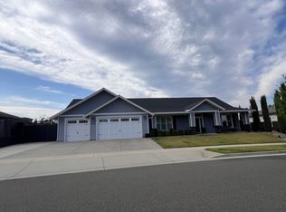 472 Belvedere Dr, Redding, CA 96003