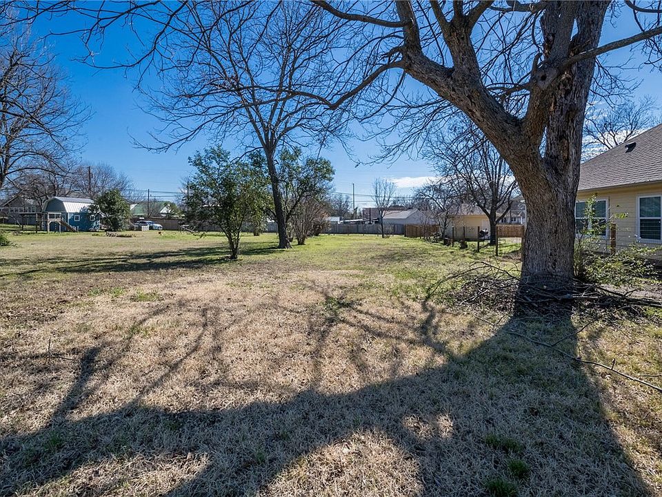 1st image of 2020 Bosque Blvd