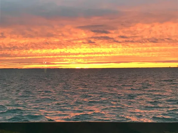 9616 S Channel Dr, Harsens Island, MI 48028