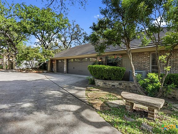 5th image of 21749 Forest Waters Cir