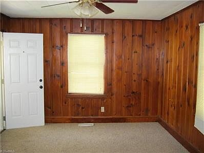 4th image of 237 N Westwood Ave