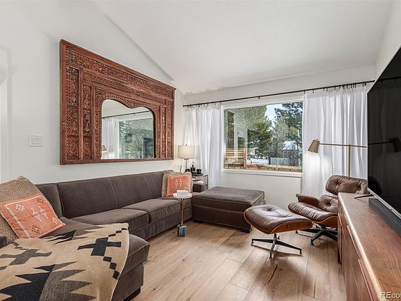 5th image of 1980 Joslyn Place