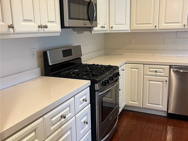 2980 Hyde Park Cir — Photo 11