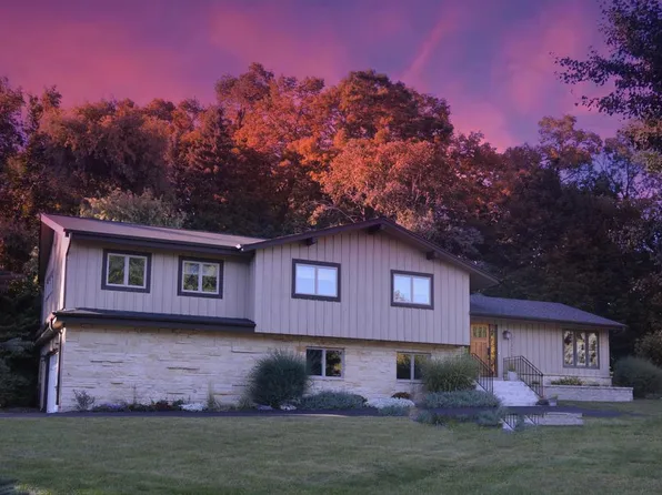 17900 Anthony LANE, Brookfield, WI 53045