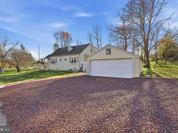 879 Bridgetown Pike, Langhorne, PA 19053