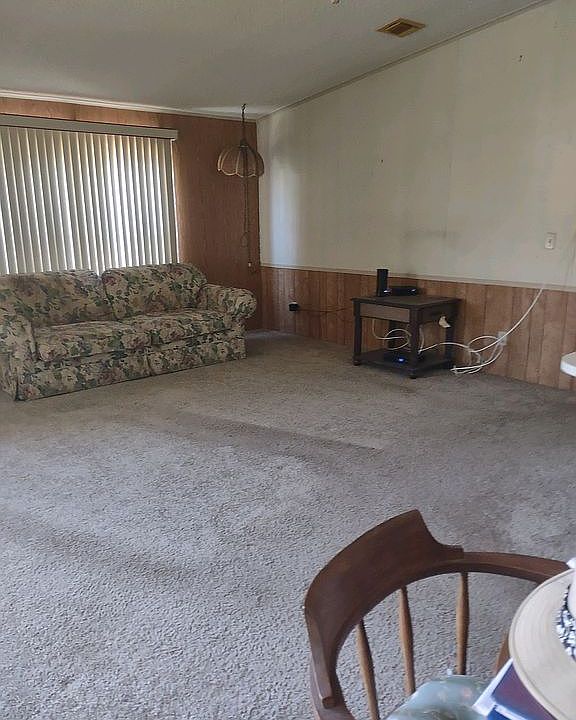 1st image of 10009 Oak Forest Dr