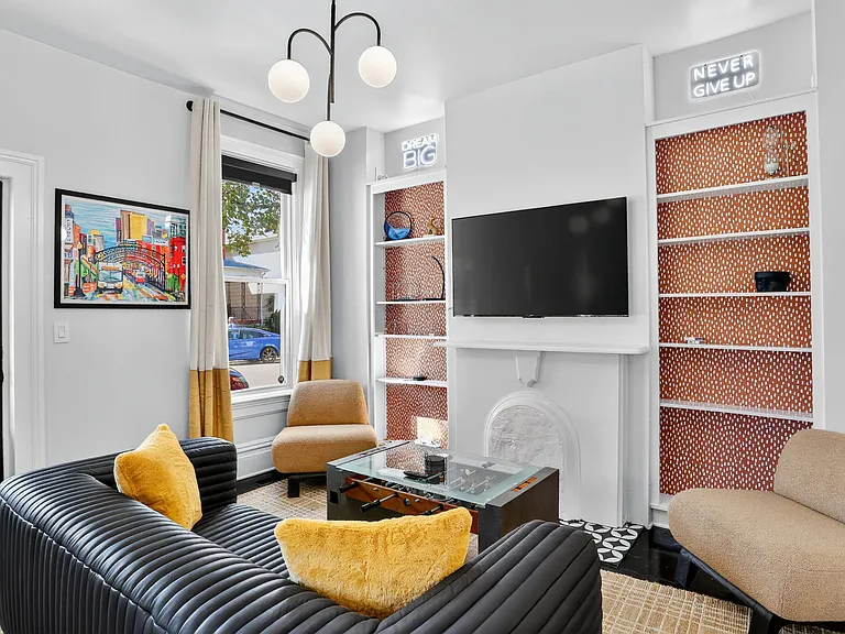 70 E 4th Ave #70 — Photo 2