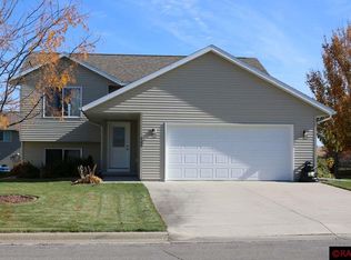 522 Allyn Cir, Janesville, MN 56048