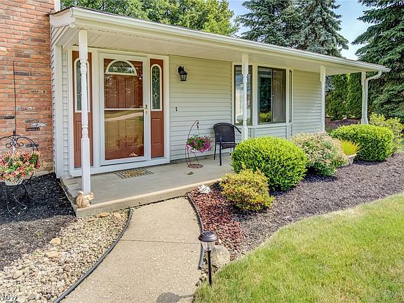 3rd image of 32780 Coventry Ct