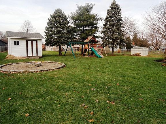 3rd image of 990 Villandry Dr