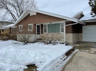 W145N5107 Stone Dr, Menomonee Falls, WI 53051