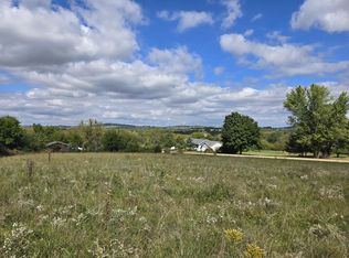 7A59 Moccasin Ln, Apple River, IL 61001