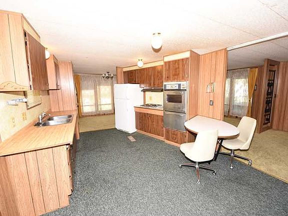 2nd image of 12 Bonanza Dr
