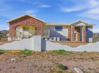 26151 N Rainbow Rd, Meadview, AZ 86444
