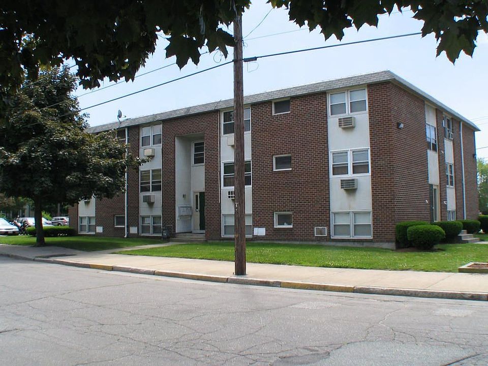 1st image of 29 Woodbine St