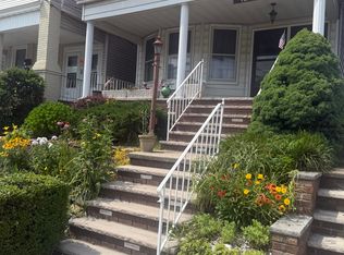 121 W 6th St, Bayonne, NJ 07002