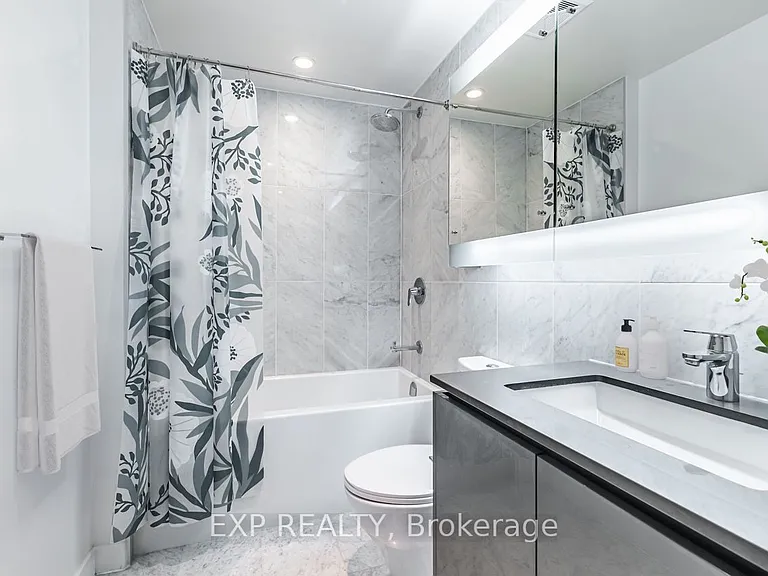 115 McMahon Dr #206 — Photo 16
