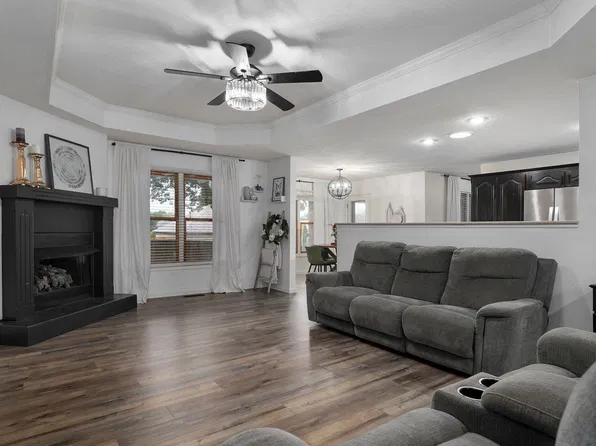 4571 S Park Avenue, Springfield, MO 65810