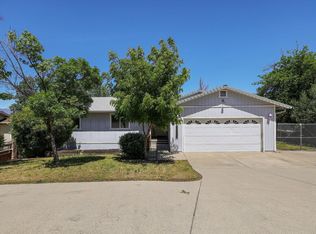 1860 Riviera Dr, Redding, CA 96001