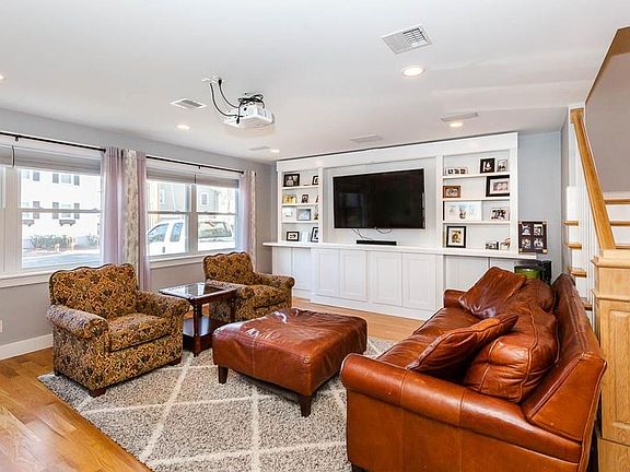 3rd image of 4 Barton Ct