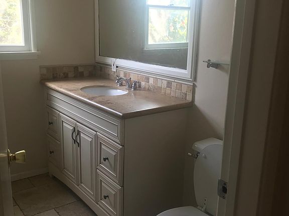 2nd image of 429 N Bender Ave