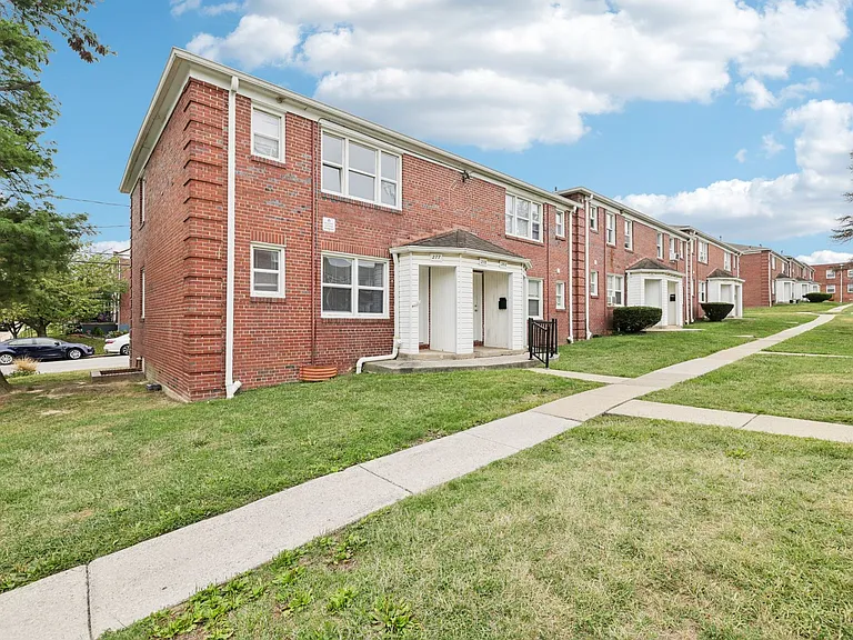 Oaklee Village Apartments — Photo 75