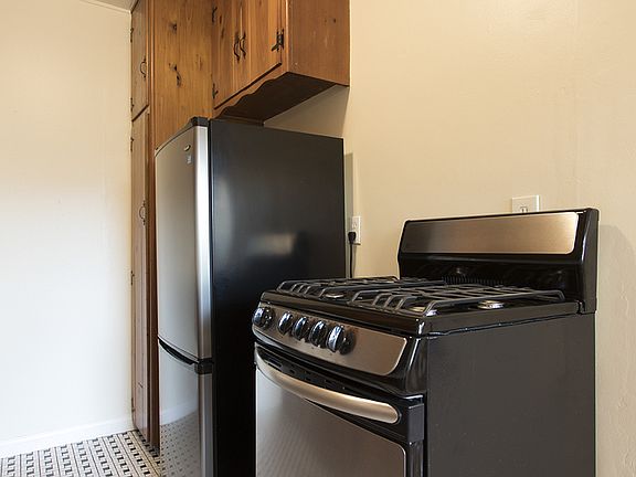 5th image of 4621 North Ave APT 5