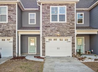 213 N Stingray Ln, Sneads Ferry, NC 28460