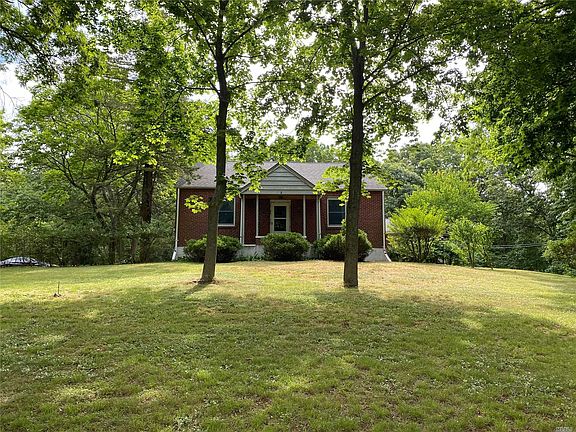 2nd image of 195 Gloria Blvd