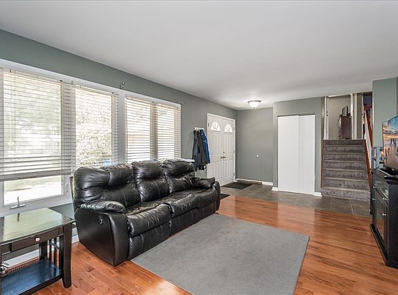 5th image of 6S105 Lakewood Dr