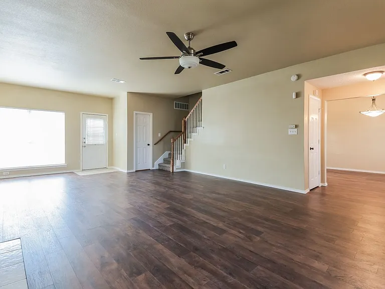 4108 Creekmeadow Dr — Photo 5
