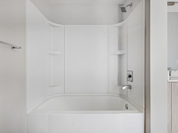 4th image of 16300 Ventura Blvd #403
