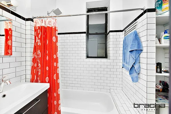 Rented by Keller Williams NYC | media 23