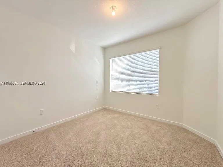 184 NE 13th Ter #0 — Photo 26