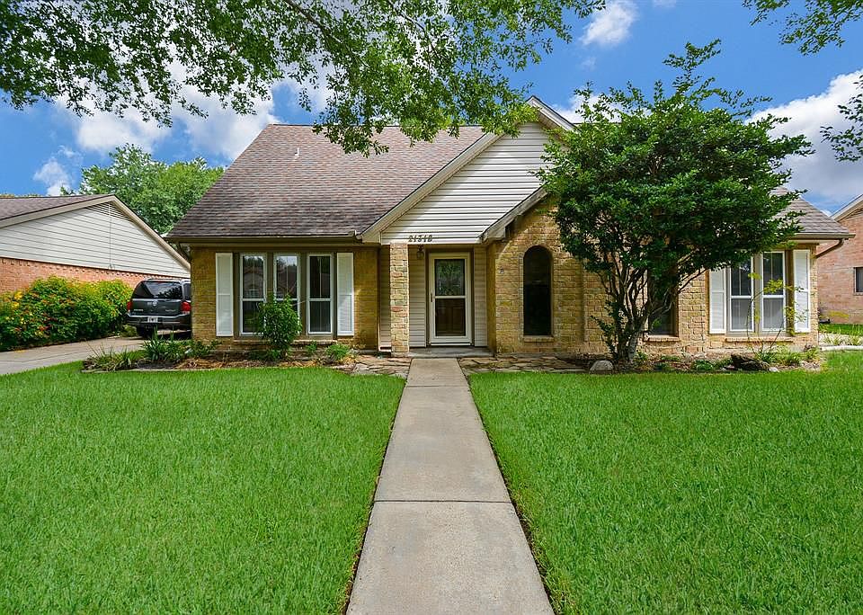 1st image of 21318 Park Valley Dr