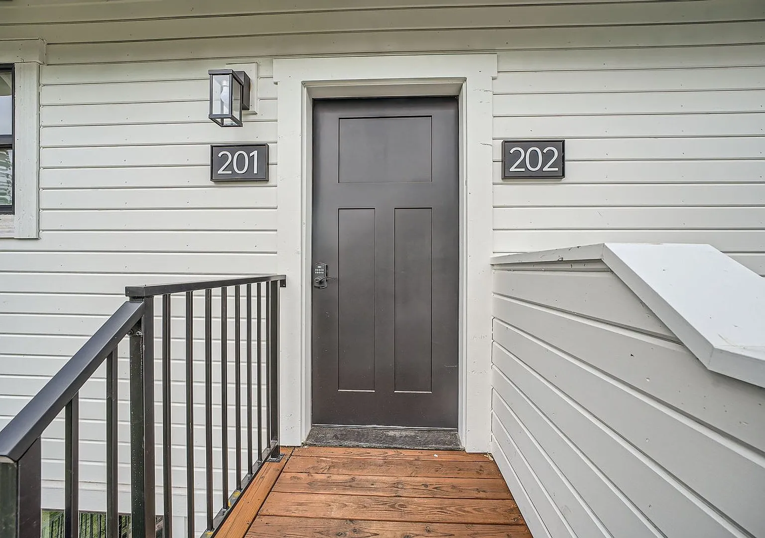 31628 W Commercial Street — Photo 4