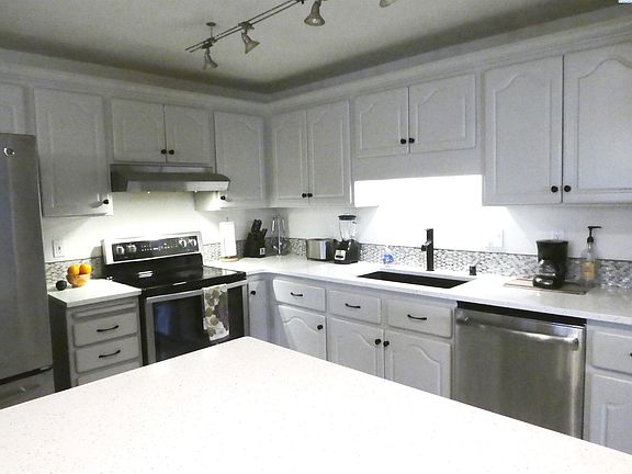 4th image of 212804 E 22nd Ave