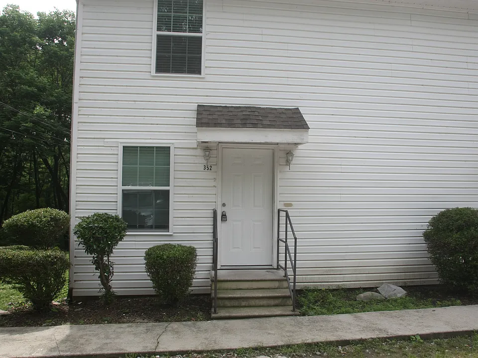 352 Longwood St
