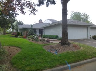 8255 SW Fairway Dr, Wilsonville, OR 97070