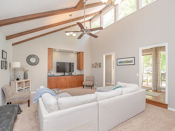 4th image of 145 Cherry Hills Dr