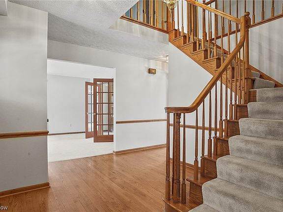 3rd image of 95 Cheltenham Ln