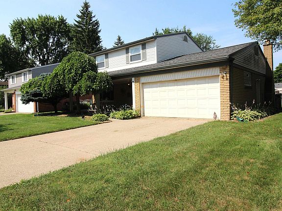 2nd image of 40147 Spitz Dr