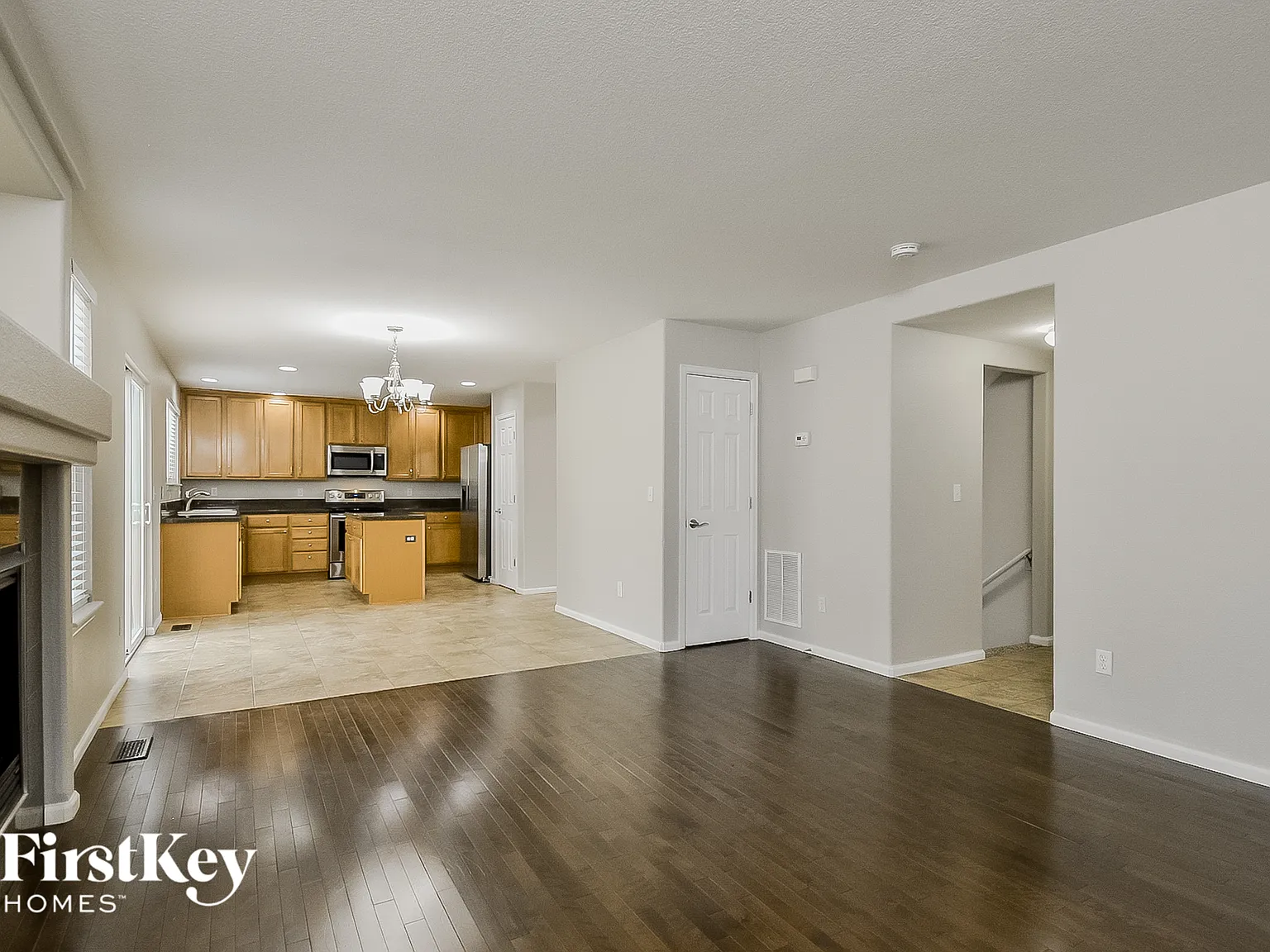 4 bed, 4.0 bath, 2746 sqft, $3,115 — Photo 4
